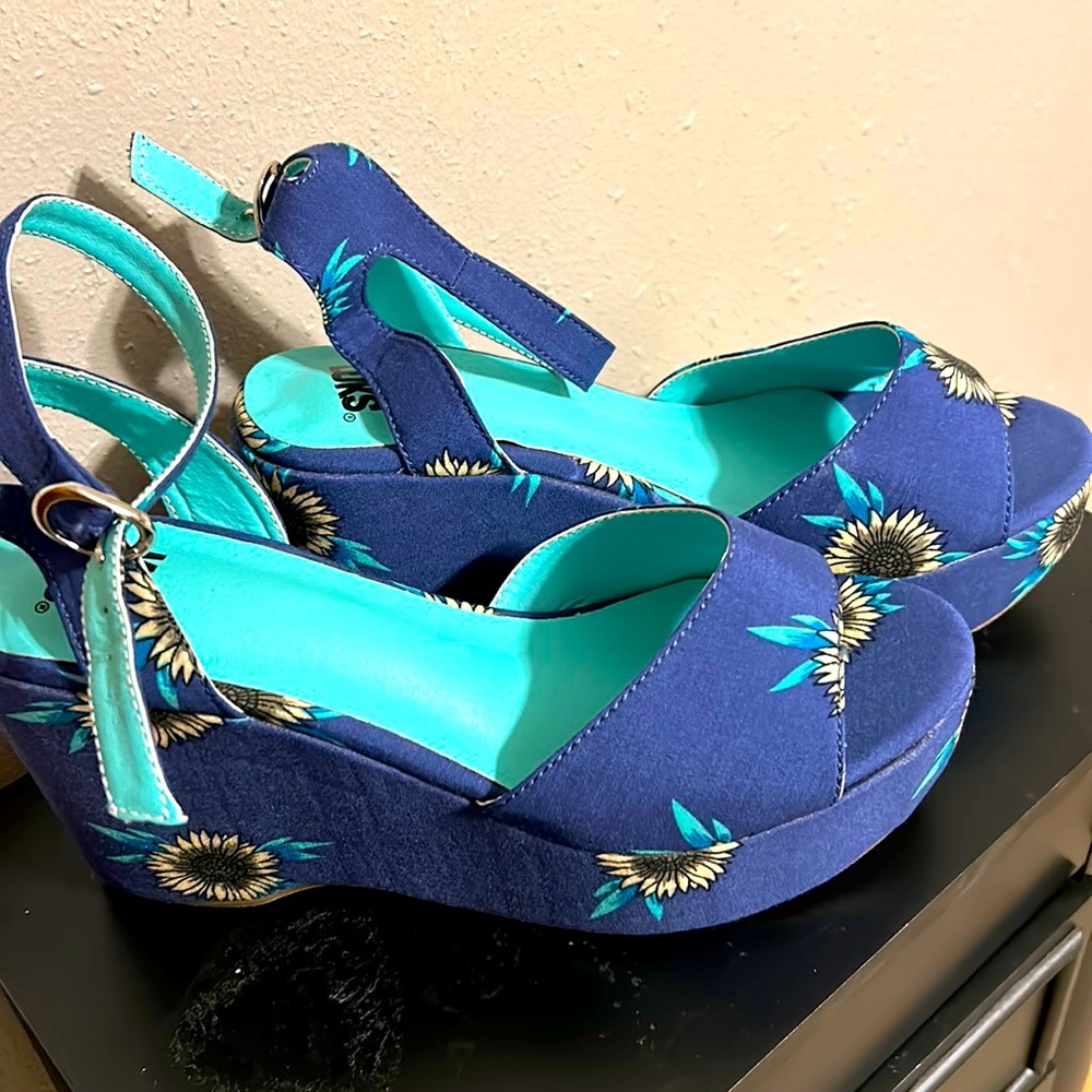 Sunflower Navy Wedges